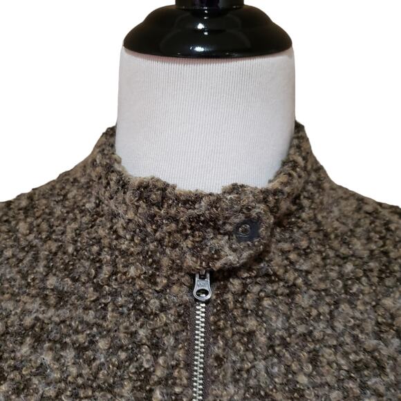 Columbia - Picture 2 of 8